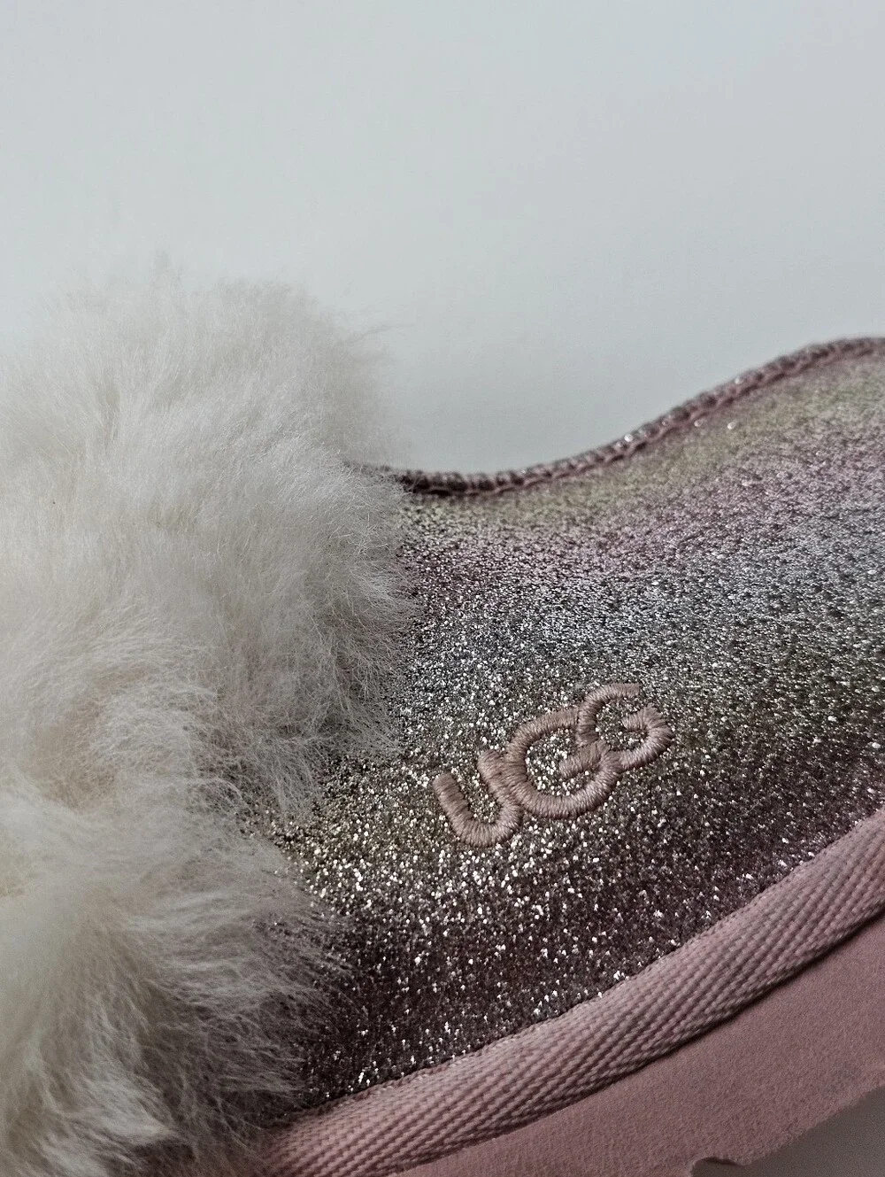 UGG Kids Cozy Glitter Slip On Slippers Pink Sparkle Sheepskin Size 2